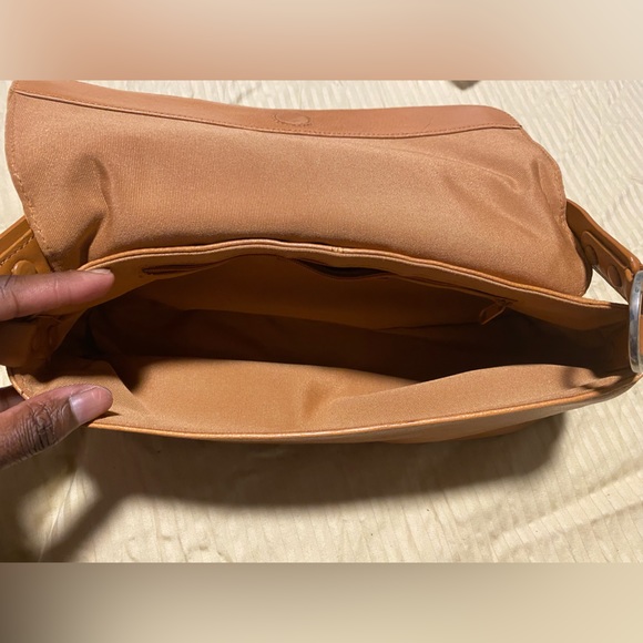 Kenneth Cole handbag - Picture 7 of 7